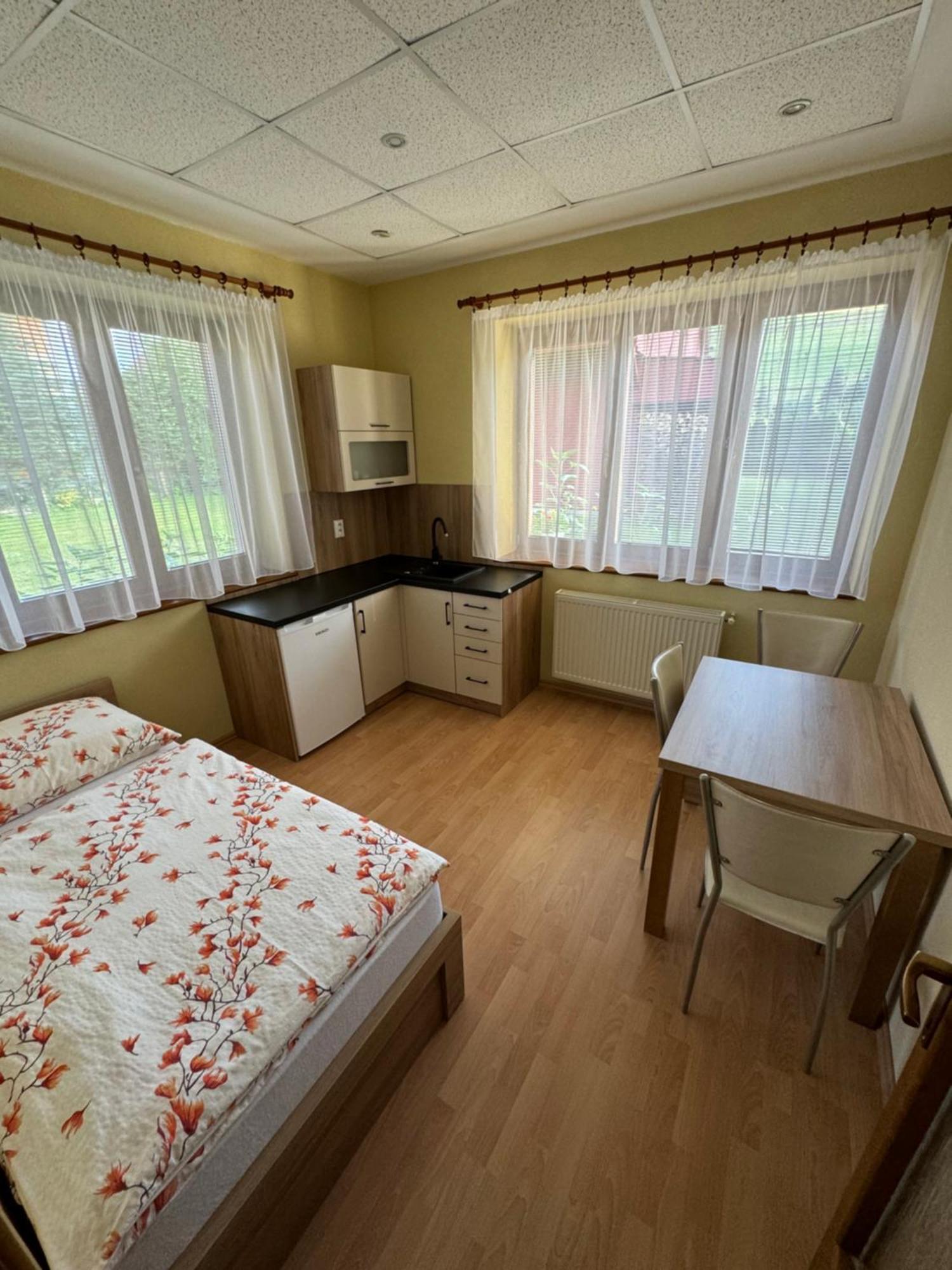 Lutra Montana Apartment Relov Ngoại thất bức ảnh